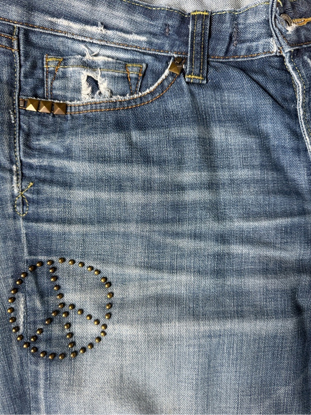 Lucky Brand Women's Light Blue Flared Jeans with Embellished Patch - Picture 2 of 6